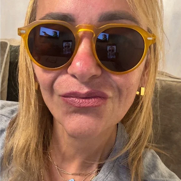 Stylish Yellow Sunglasses - Picture 2 of 5